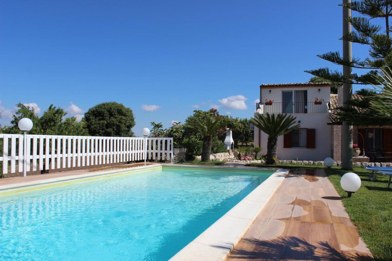 Villa Clara Chiaramonte Gulfi Bagian luar foto