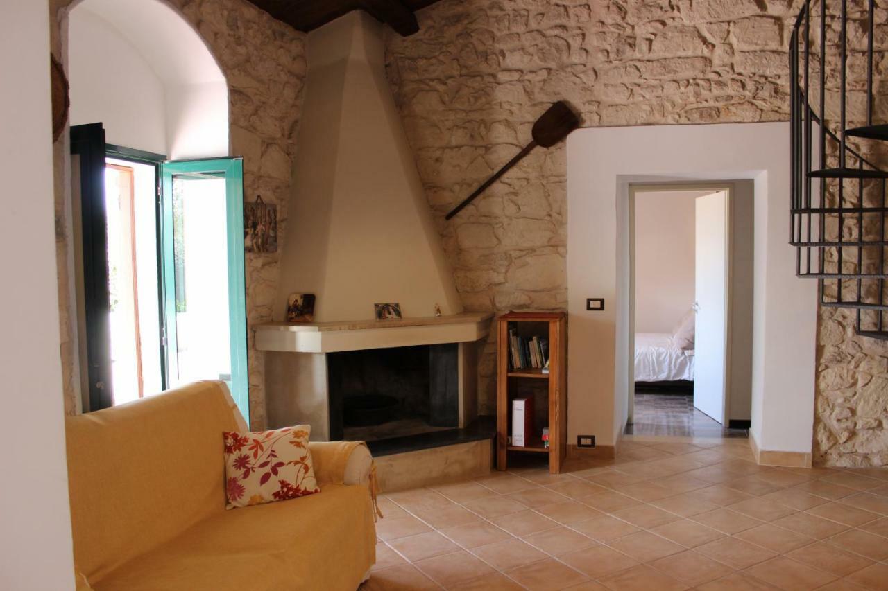 Villa Clara Chiaramonte Gulfi Bagian luar foto
